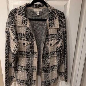 Chic Plaid Women's Blazer in Black and Cream